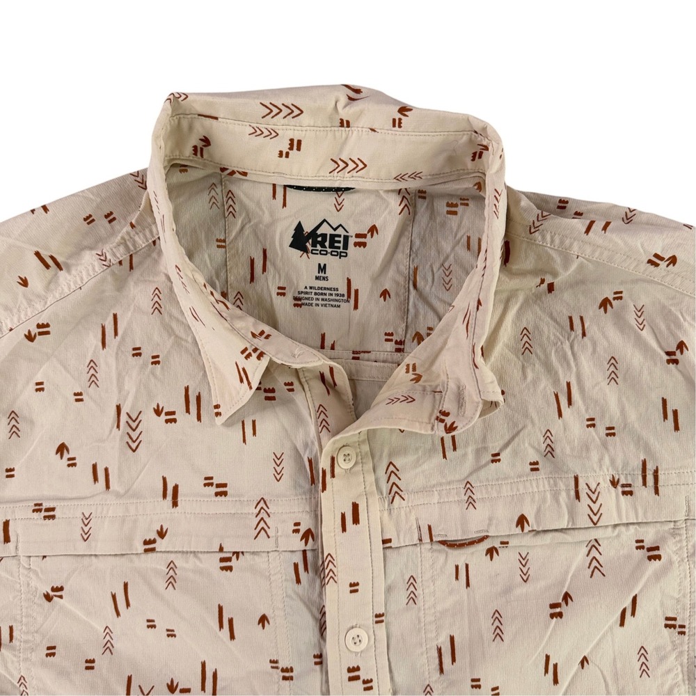 REI Co-op Button Down Shirt Mens M Tan Brown Geometric Print Hiking Short Sleeve